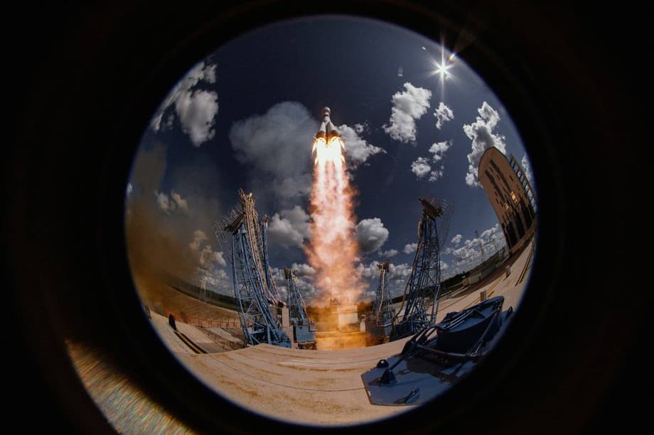 Launch of the Ionosfera rocket from the Baikonur Cosmodrome
