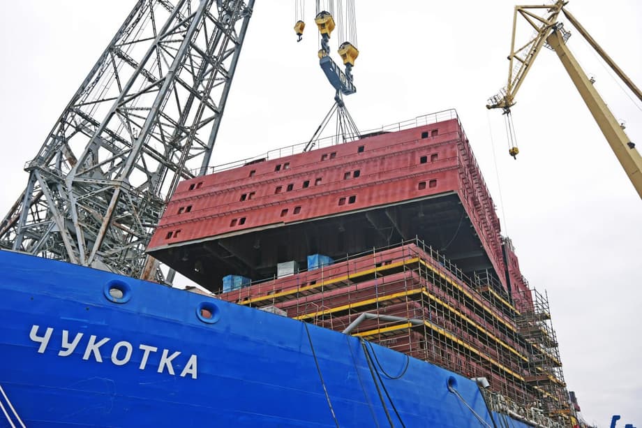 Second Living Block Installed on Nuclear Icebreaker Chukotka
