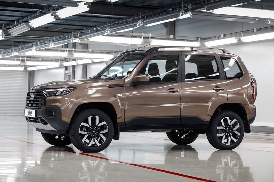 Lada Niva Travel
