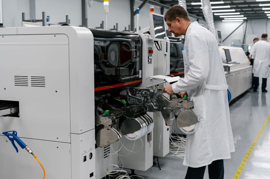 Производство роутеров&nbsp;Electra F30AX