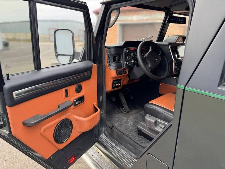 Акустика установлена в передние двери