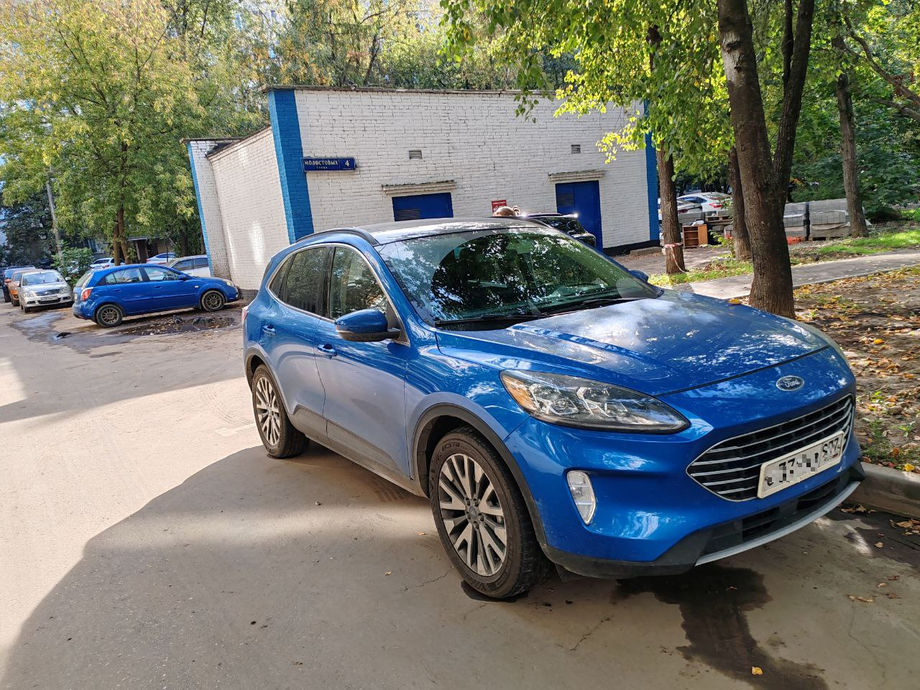 Ford Escape четвёртого поколения с мотором 1,5-литра мощностью 180 лошадиных сил