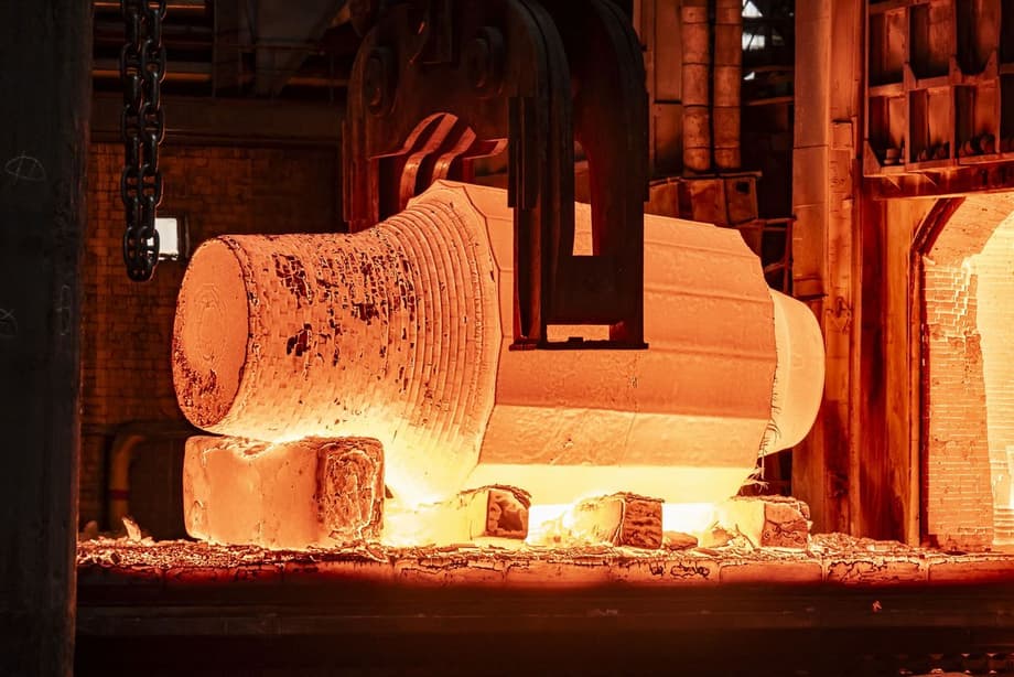 Reactor vessel of the sixth power unit of the Paks-2 NPP in Hungary