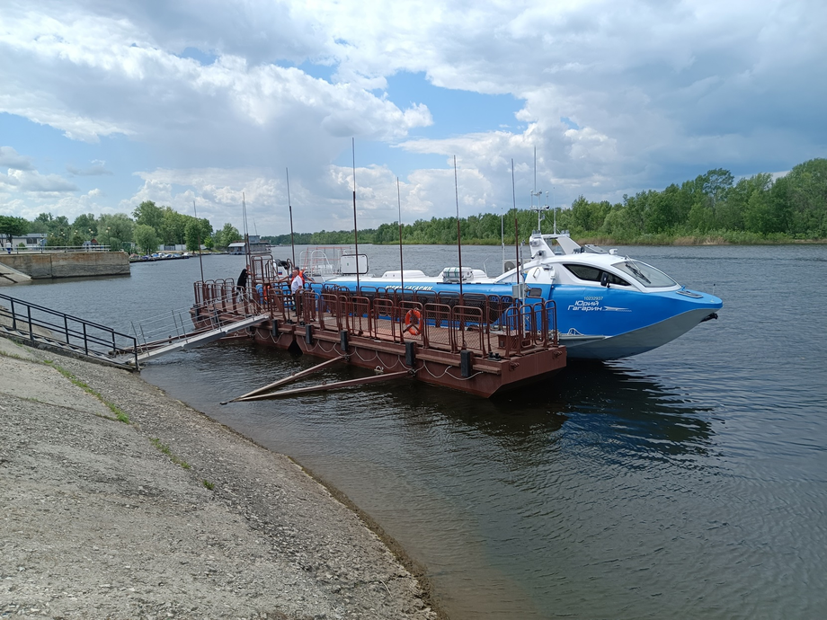 Плавучий причал