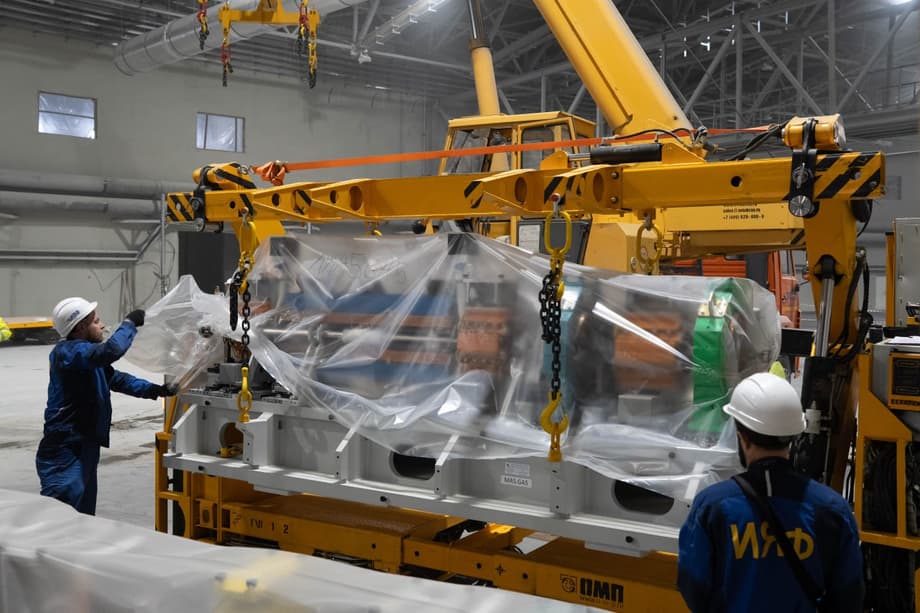 Монтаж оборудования накопительного кольца «СКИФ»