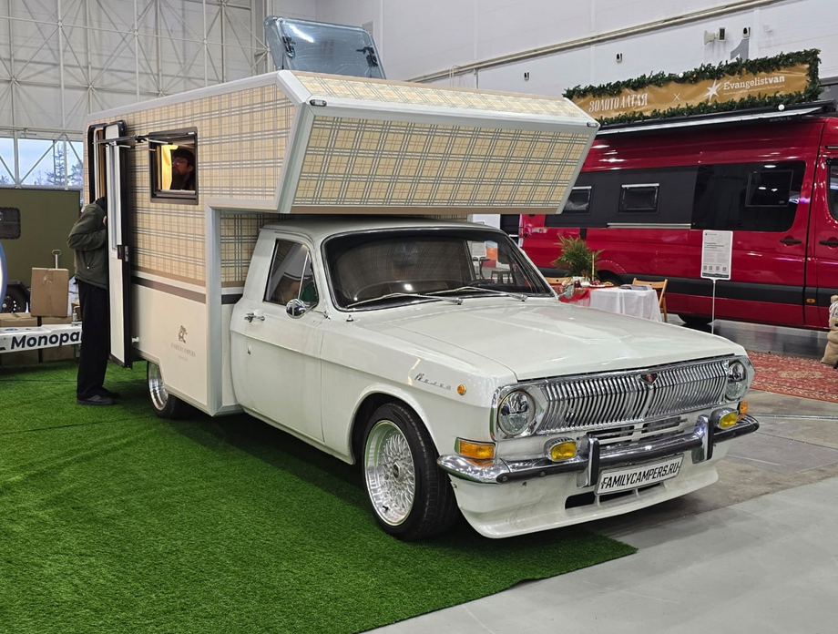 автодом, построенный на базе полурамного грузовика «Волга Трофим»