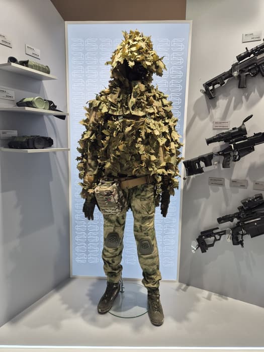 Снаряжение и оружие бойца спецподразделения на выставке, организованной в рамках&nbsp;XIII международной встречи высоких представителей, курирующих вопросы безопасности