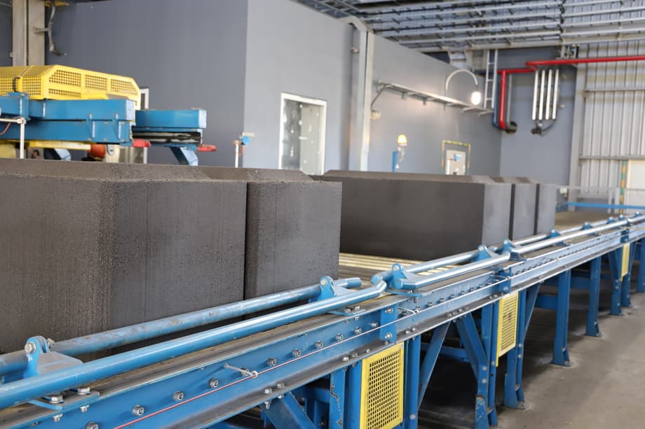 линия производства на заводе&nbsp;