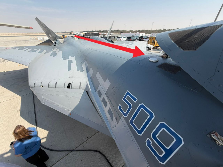 Су-57 с комплексом обороны 101КС «Атолл»