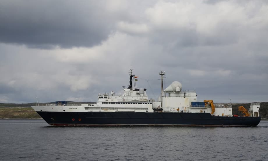 Research vessel "Yantar"