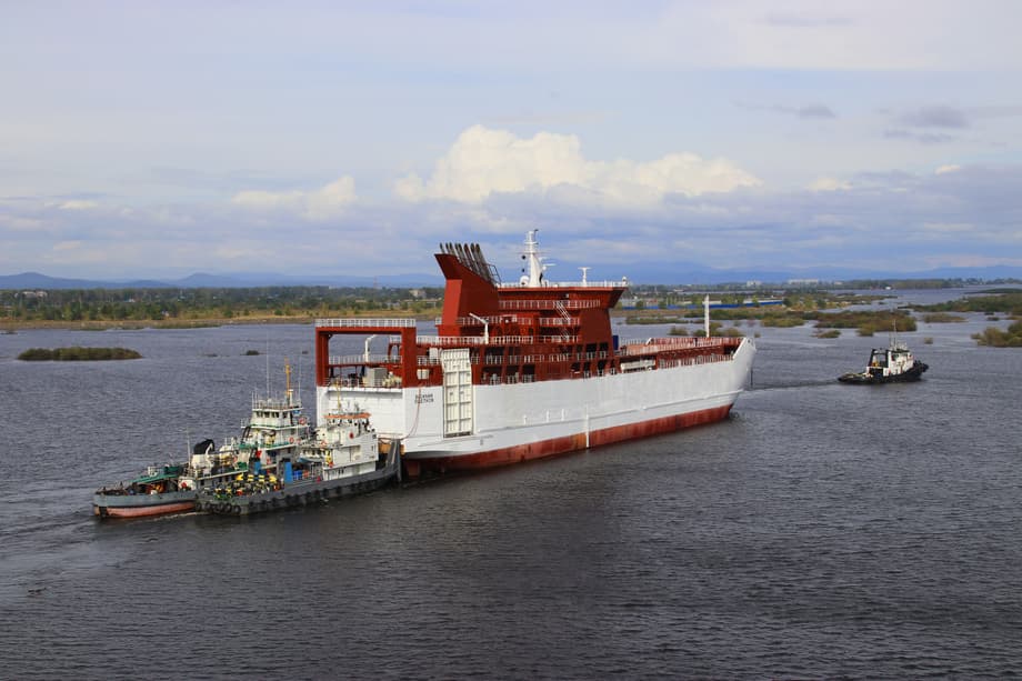 Cargo-passenger ferry "Vasily Oshchepkov" of project CNF11CPD