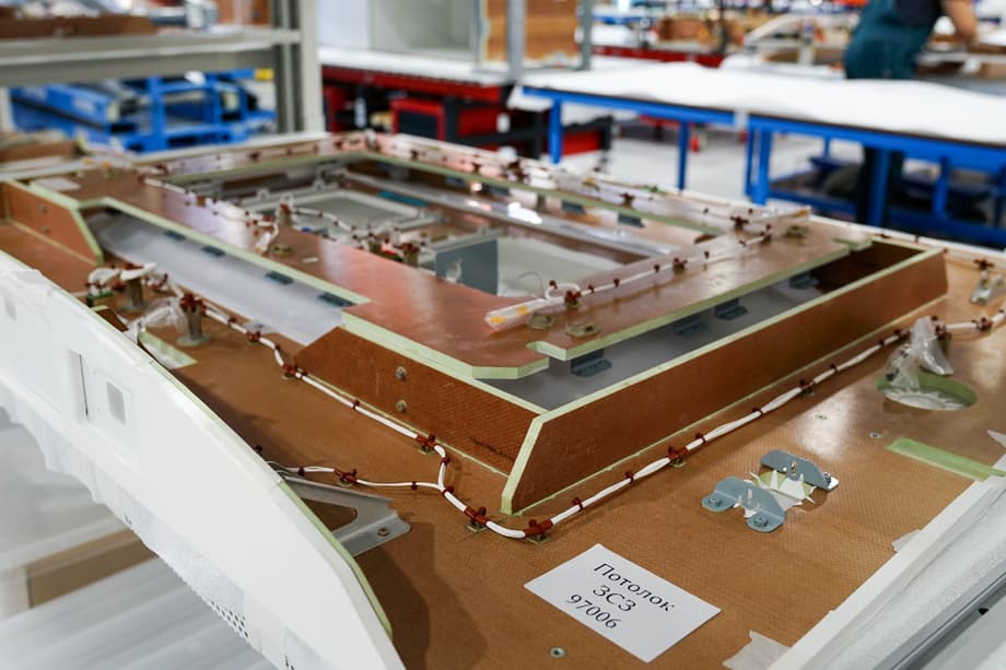 Потолочный блок салона МС-21-310