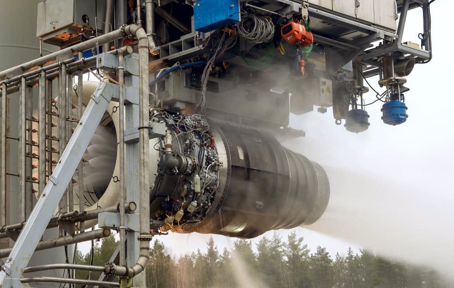 Двигатель ПД-8 на испытаниях ливнем