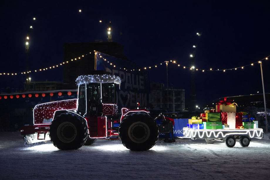 Rostselmash 2400 Tractor