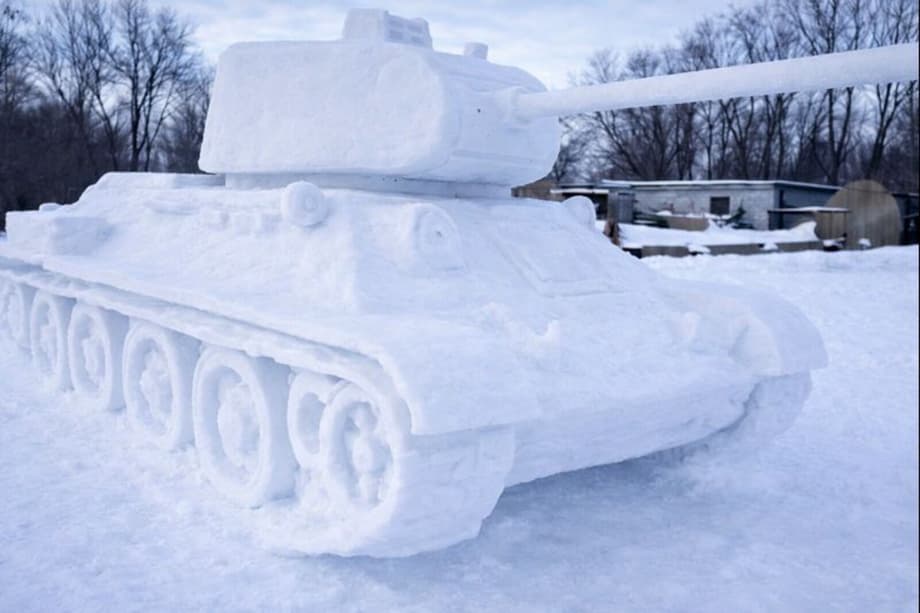 T-34 made of snow
