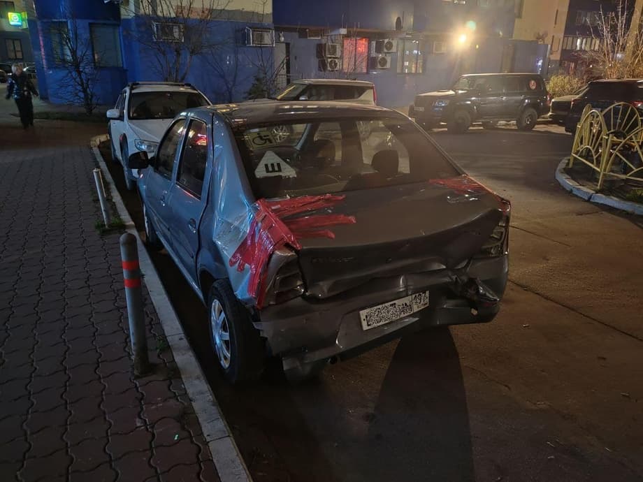 Разбитый автомобиль