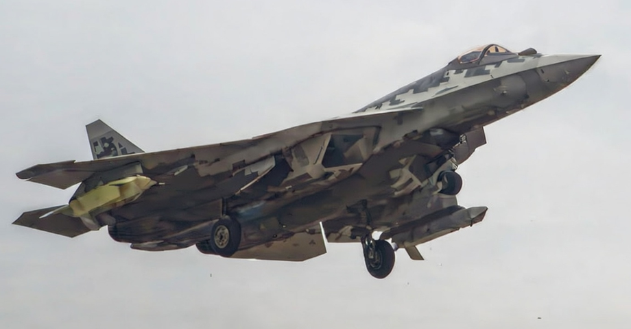 Су-57. На подвесах&nbsp;С-71М «Монохром» 