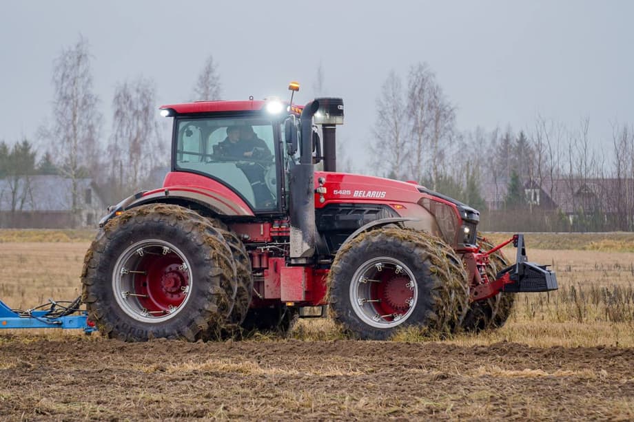 Tractor&nbsp;BELARUS 5425