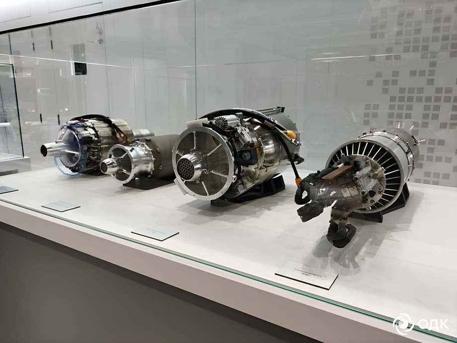 500 kW hybrid engine (second from the right)