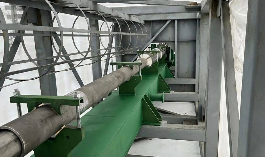 Mechanism for reloading and steam-water washing nests of spent fuel assemblies&nbsp;