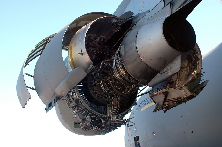 Pratt &amp; Whitney PW2000