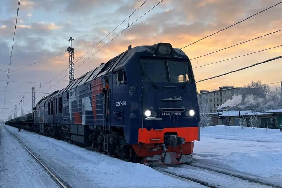 Diesel locomotive 2TE25KM
