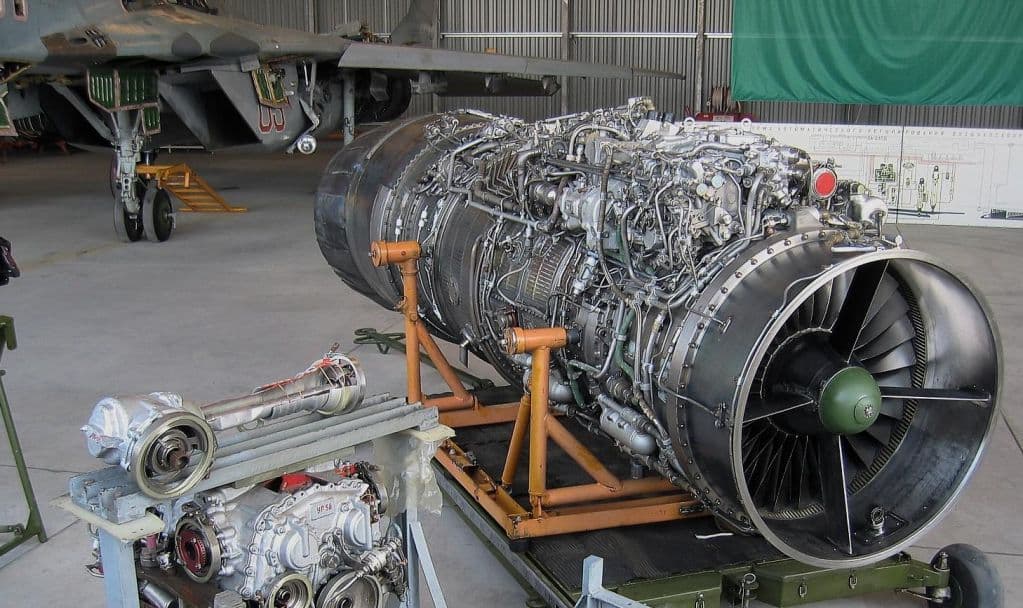 Авиационный двигатель