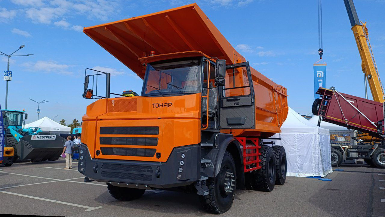 самосвал карьерного типа «Тонар-7504»