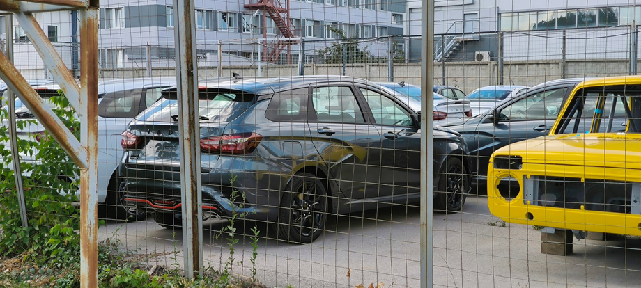 LADA Vesta SW Sportline Black и кузов гоночной LADA Niva