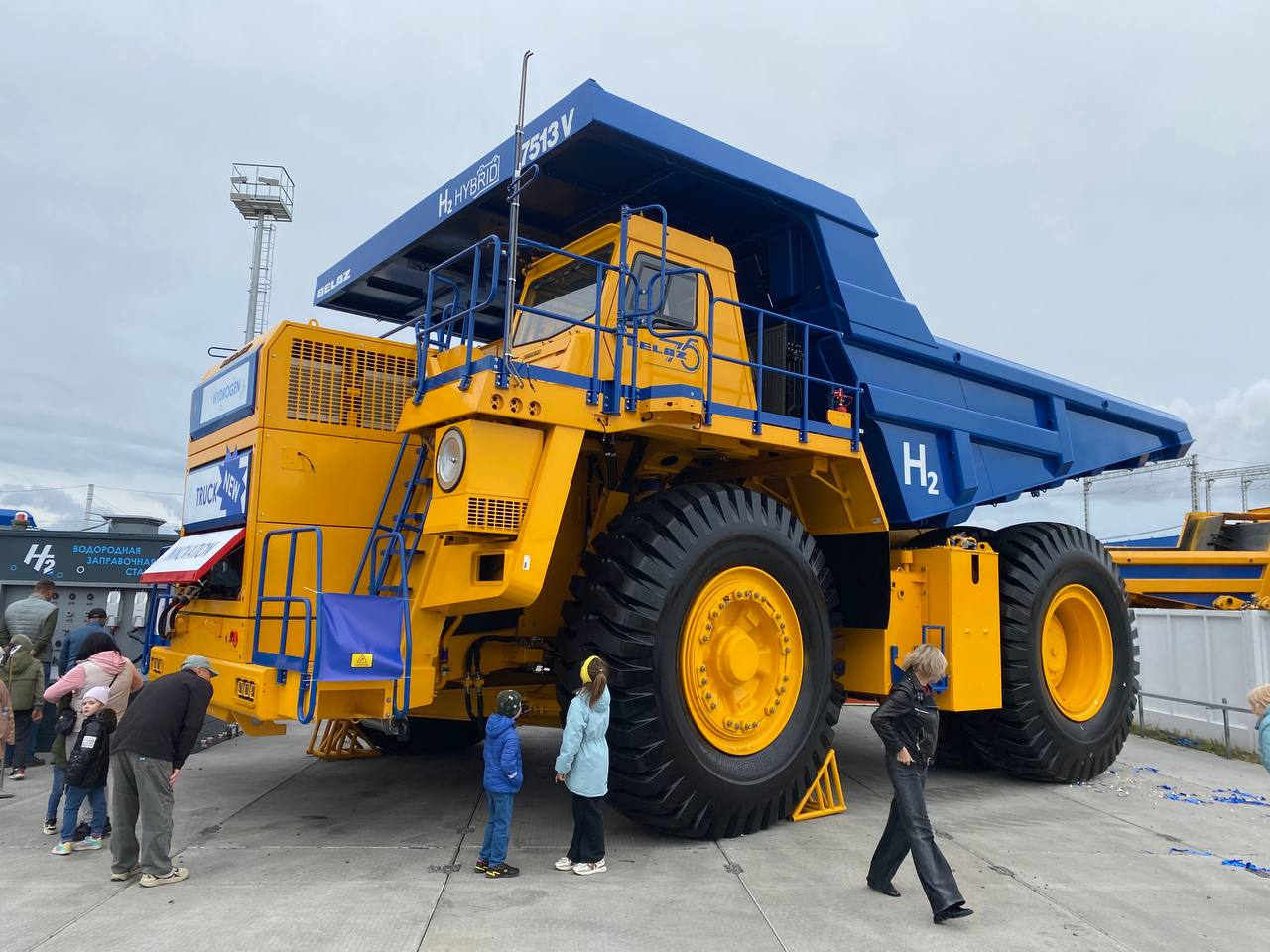 «БелАЗ-7513V»