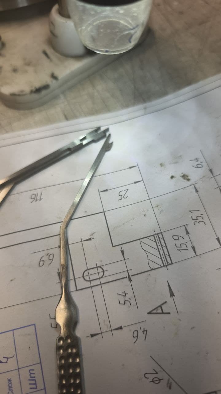 Инструмент для микрохирургии кисти