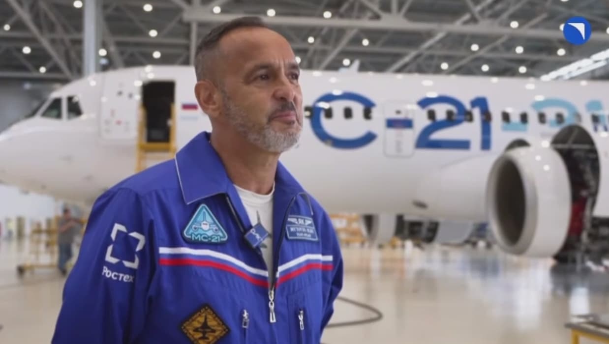 Лётчик-испытатель Олег Мутовин остался в восторге от управляемости МС-21-310